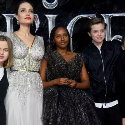 "Maleficent: Mistress Of Evil" European Premiere - Red Carpet Arrivals LONDON, ENGLAND - OCTOBER 09: Angelina Jolie with children Vivienne Marcheline Jolie-Pitt, Zahara Marley Jolie-Pitt, Shiloh Nouvel Jolie-Pitt and Knox Leon Jolie-Pitt attend the European premiere of "Maleficent: Mistress of Evil" at Odeon IMAX Waterloo on October 09, 2019 in London, England. (Photo by Dave J Hogan/Getty Images)