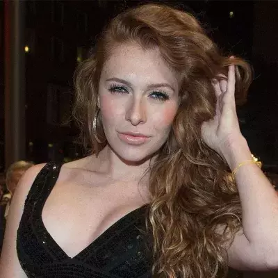 Sommerhaus der Stars: Georgina zeigt Verlobten an