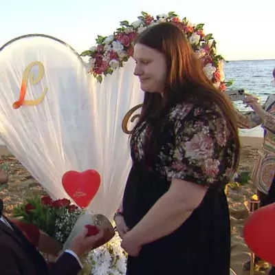 Tim hat Lavinia einen romantischen Antrag gemacht.