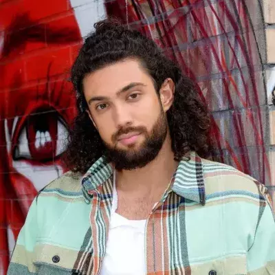 Zeyin Aly