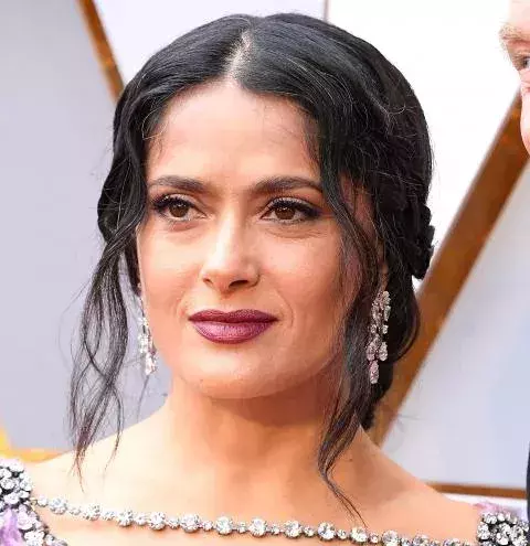 Auch Salma Hayek färbt ihre Haare nicht