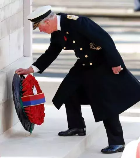Auch Prinz Charles ist anwesend