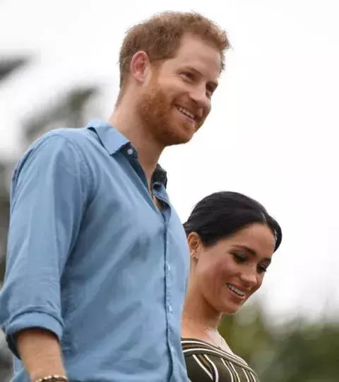 Es scheint, als distanziere sich Prinz Harry von seinen Freunden... 
