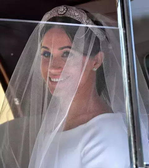 Wie zum Beispiel dieses Diadem von Cartier, das sie bei ihrer Hochzeit mit Prinz Harry trägt
