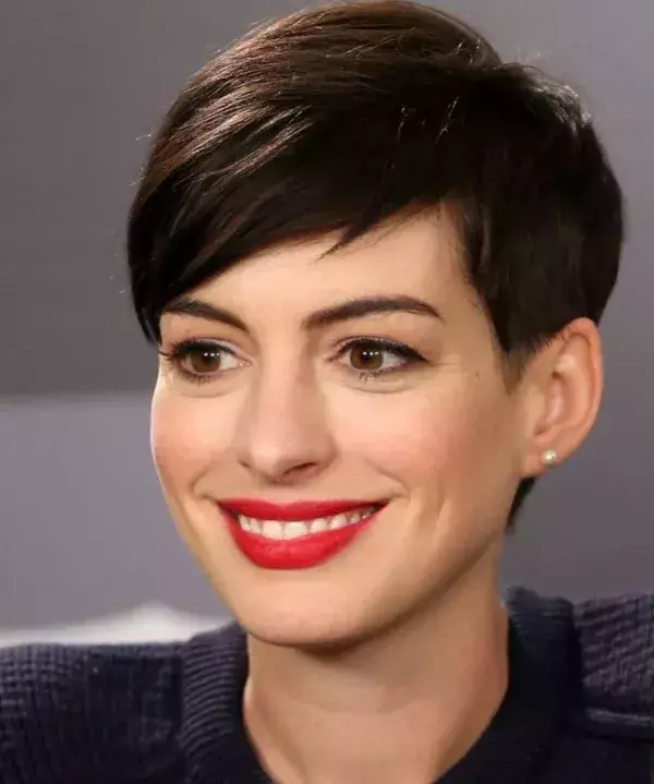 Ann Hathaway im echten Leben